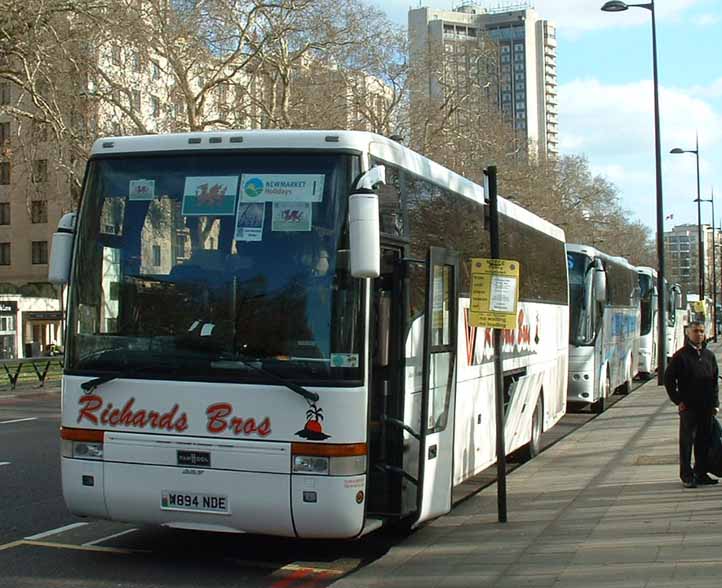 Richards Bros DAF SB3000 Van Hool W894NDE